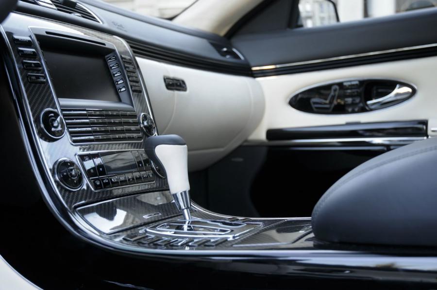 Детали интерьера Maybach 57S Coupe by DC Dream Cars (W240) 2015 года  (фото 16 из 30)